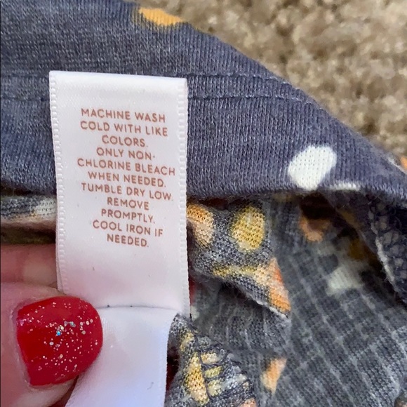 LC Floral Pattern Top - Picture 6 of 8